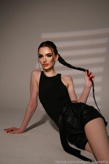 megan_brunette