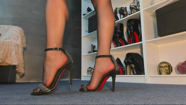megan_de_ville
