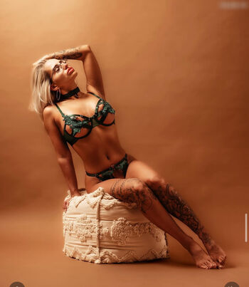 Melanie_Cora