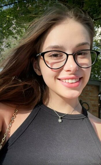 melanie_dolly