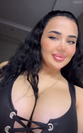 Melek Azad