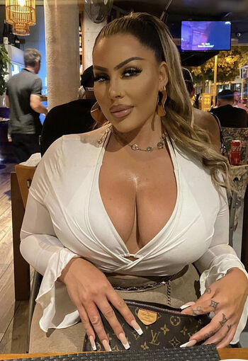 Melina.Million
