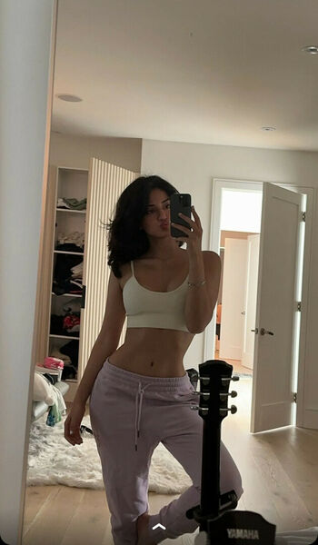 Melody Oz