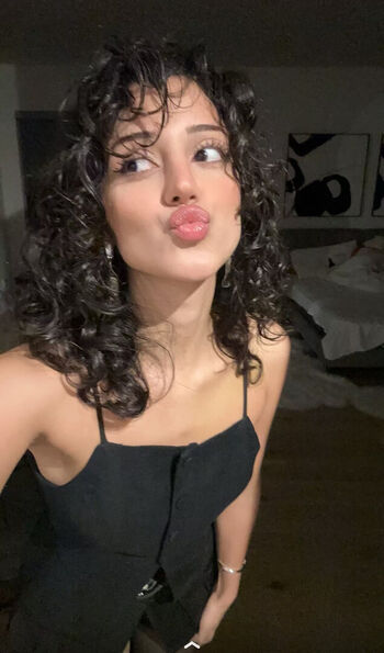 Melody Oz
