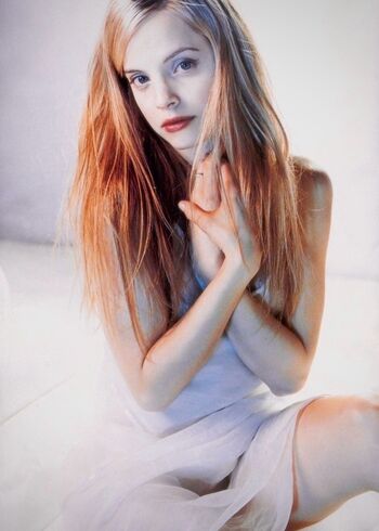 Mena Suvari