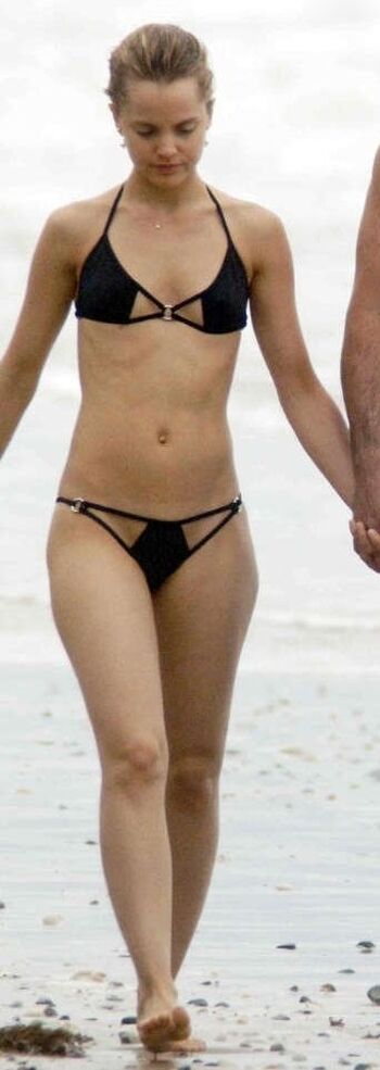 Mena Suvari