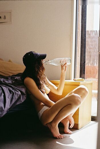 Mia C. Bell / Mia Larelle