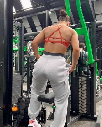 MIA GREEN