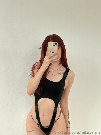 mia_mikaya