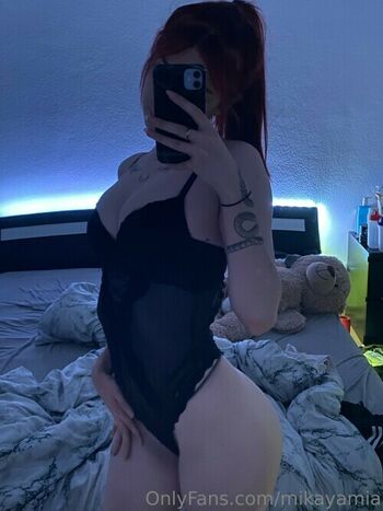 mia_mikaya