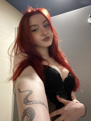 mia_mikaya