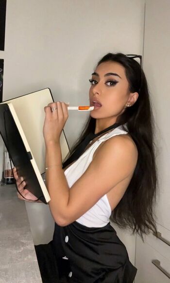 Mia Rosales