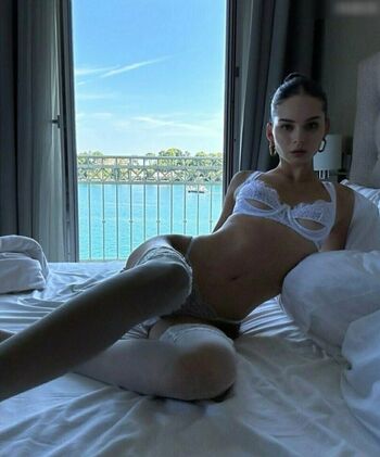 Mia Sara (mia8teen)