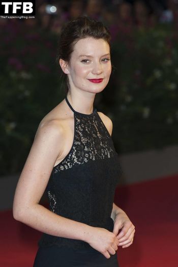 Mia Wasikowska