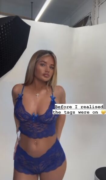 Mia Woodhall