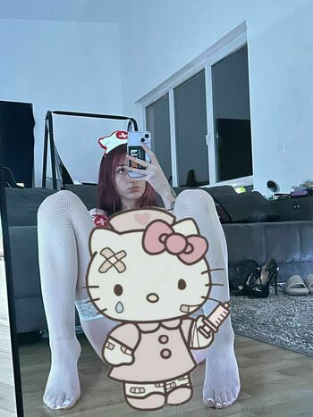 mikaya_mia
