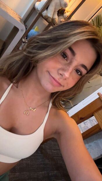 Mikayla Campinos