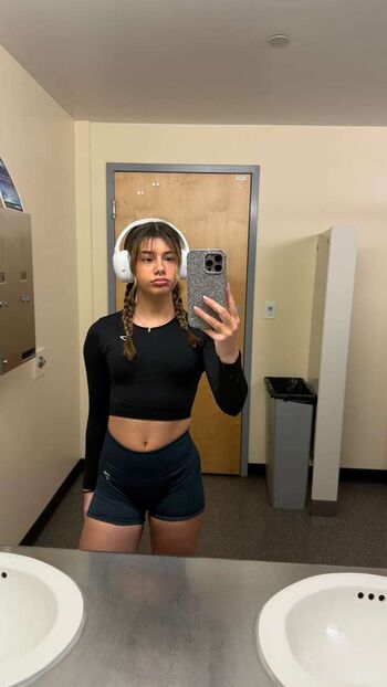 Mikayla Campinos