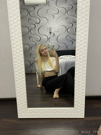 milana_candy
