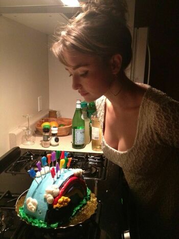 Milana Vayntrub