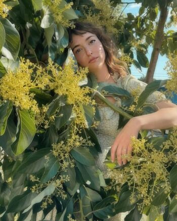 Milana Vayntrub
