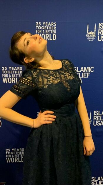 Milana Vayntrub