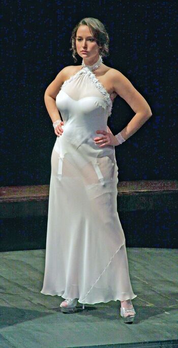 Milana Vayntrub