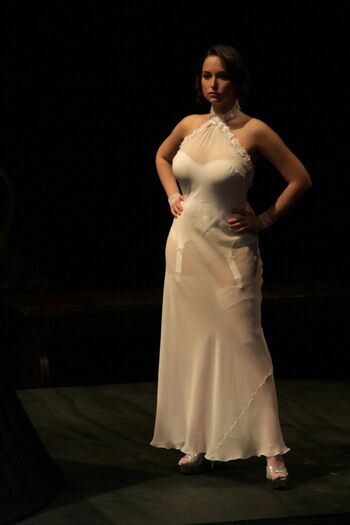 Milana Vayntrub