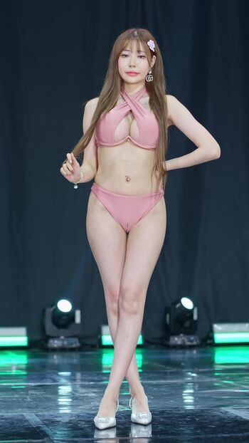 Min Harin 민하린