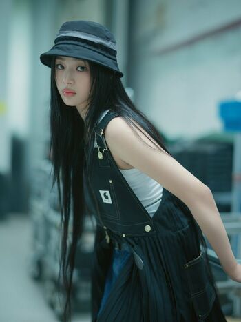 Minji (NewJeans)