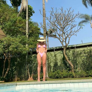 Mirella Santos