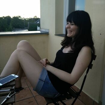 MissGLaDOS / dieamelie_