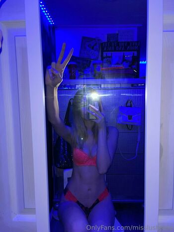 Misslushrose