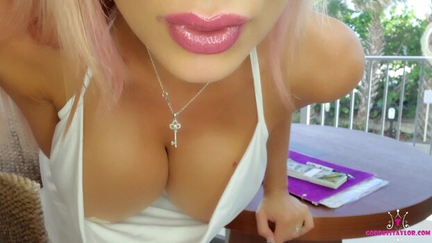 Mistress Taylor Knight