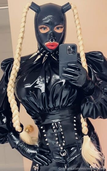 mistressyumi