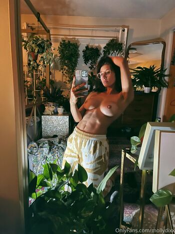 Molly Dixx