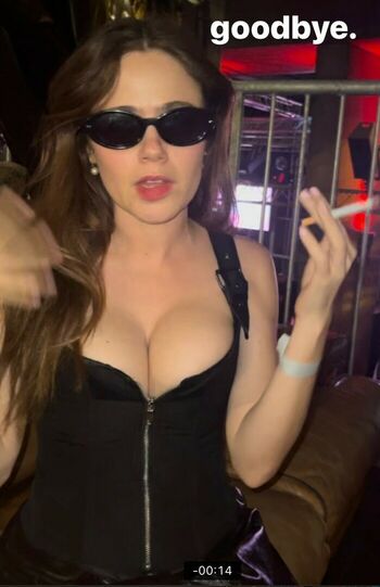 Molly Gordon