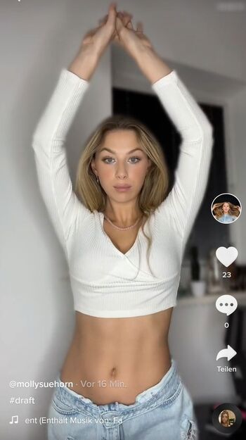 Molly Sue Horn
