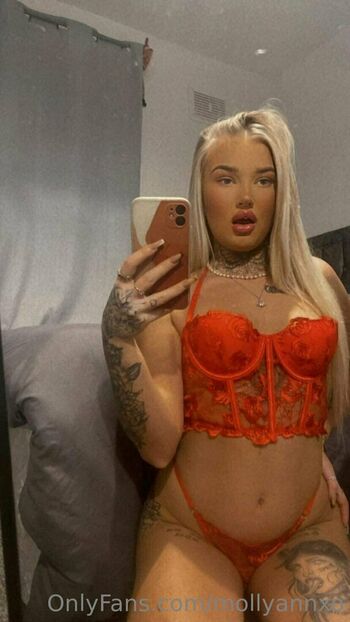 mollyannxo