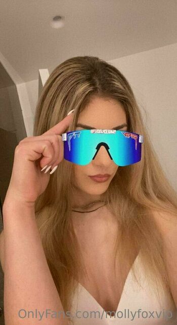 mollyfoxvip