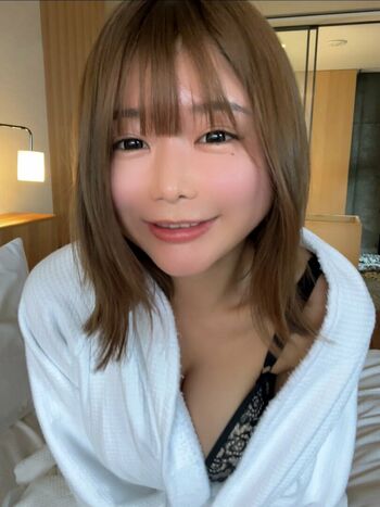 _momo_f