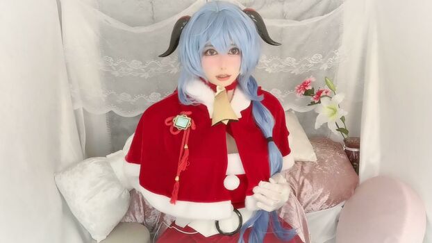 Momo JP Cosplay