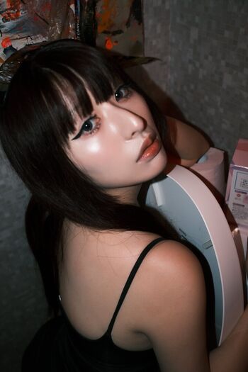 Momoka Akari