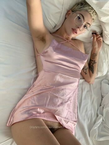 MoonloverWitch