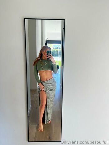 Morgan Crabtree (Soularouge / Emblu / Gingerpeach / Twotantric)