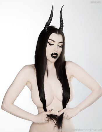 Morgana Threnody in Velvet