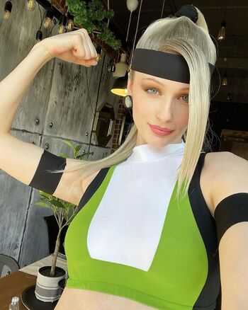 Mortal Kombat Erotic Cosplay