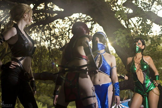 Mortal Kombat Erotic Cosplay