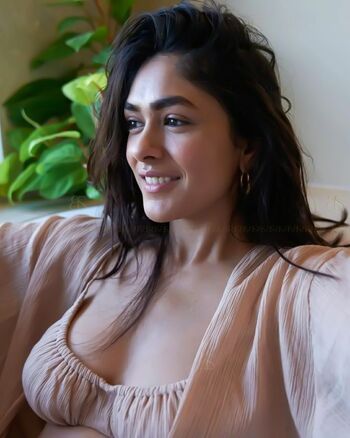 Mrunal Thakur