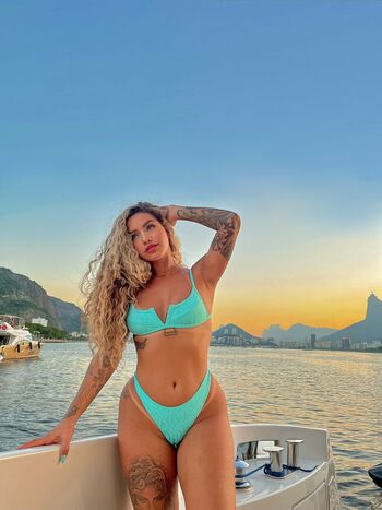 Muito Linda